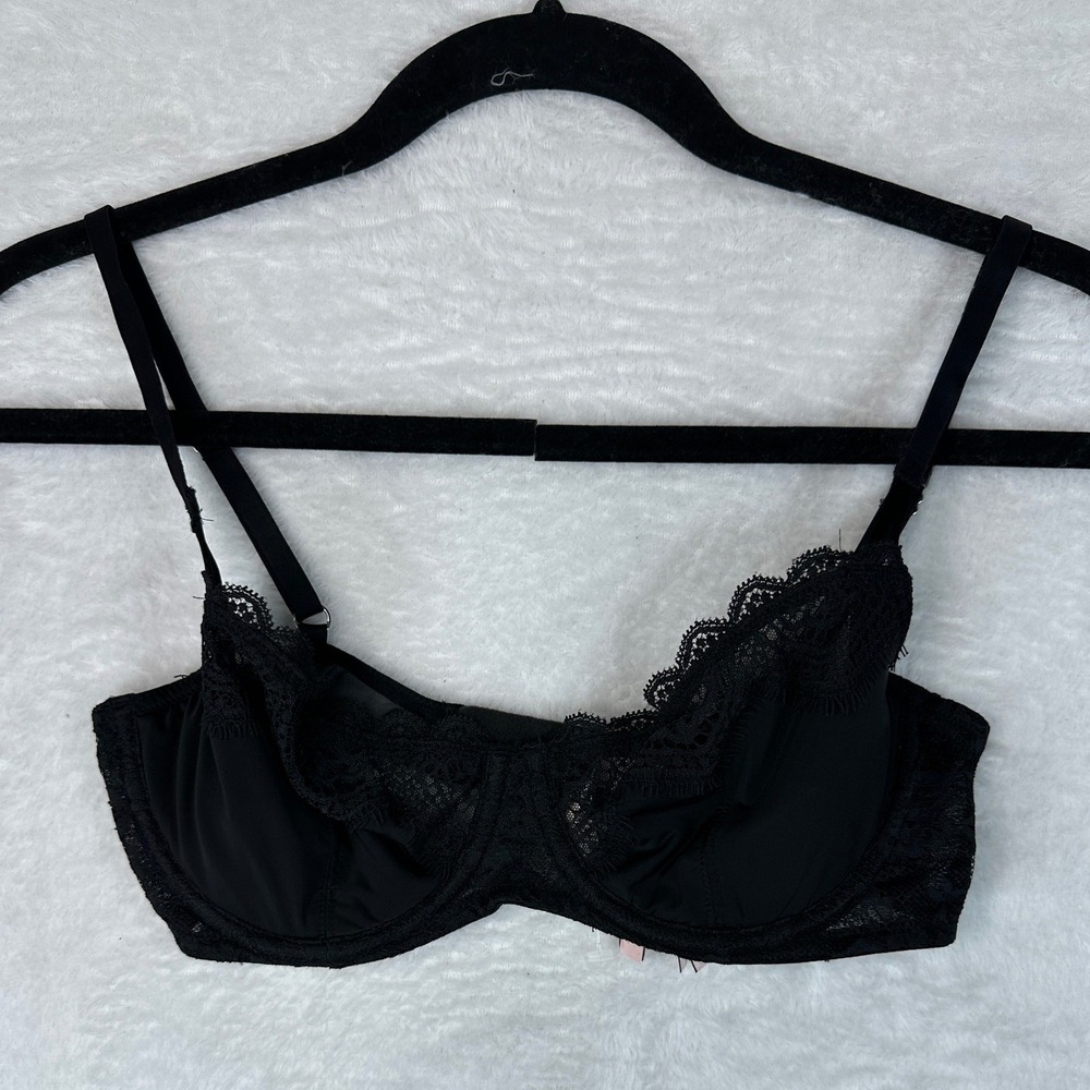 Victoria's Secret Lace Trim Bra Womens 32D Black Underwire Adjustable Straps